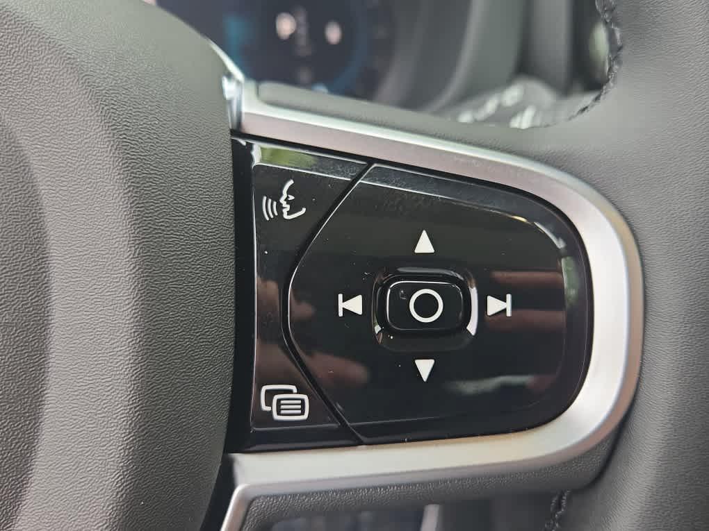 new 2025 Volvo XC60 car