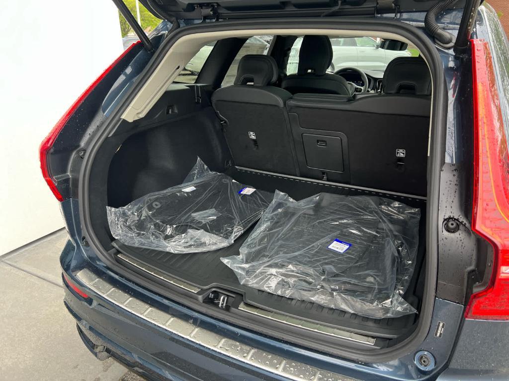 new 2025 Volvo XC60 car, priced at $55,360
