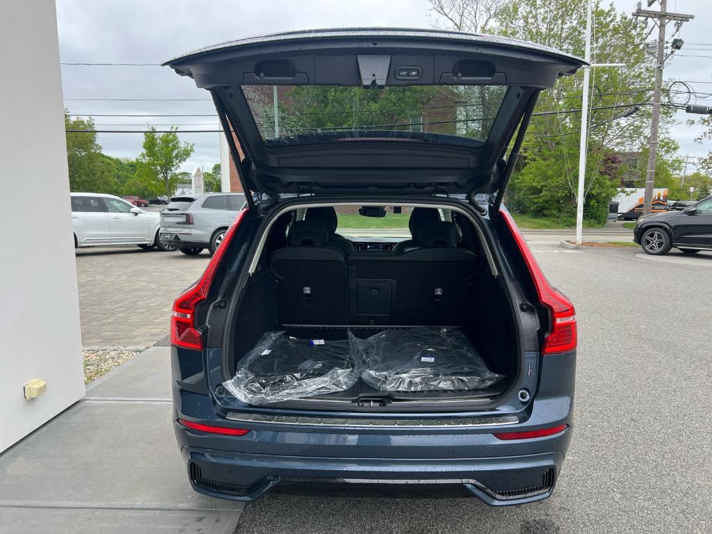 new 2025 Volvo XC60 car, priced at $55,360