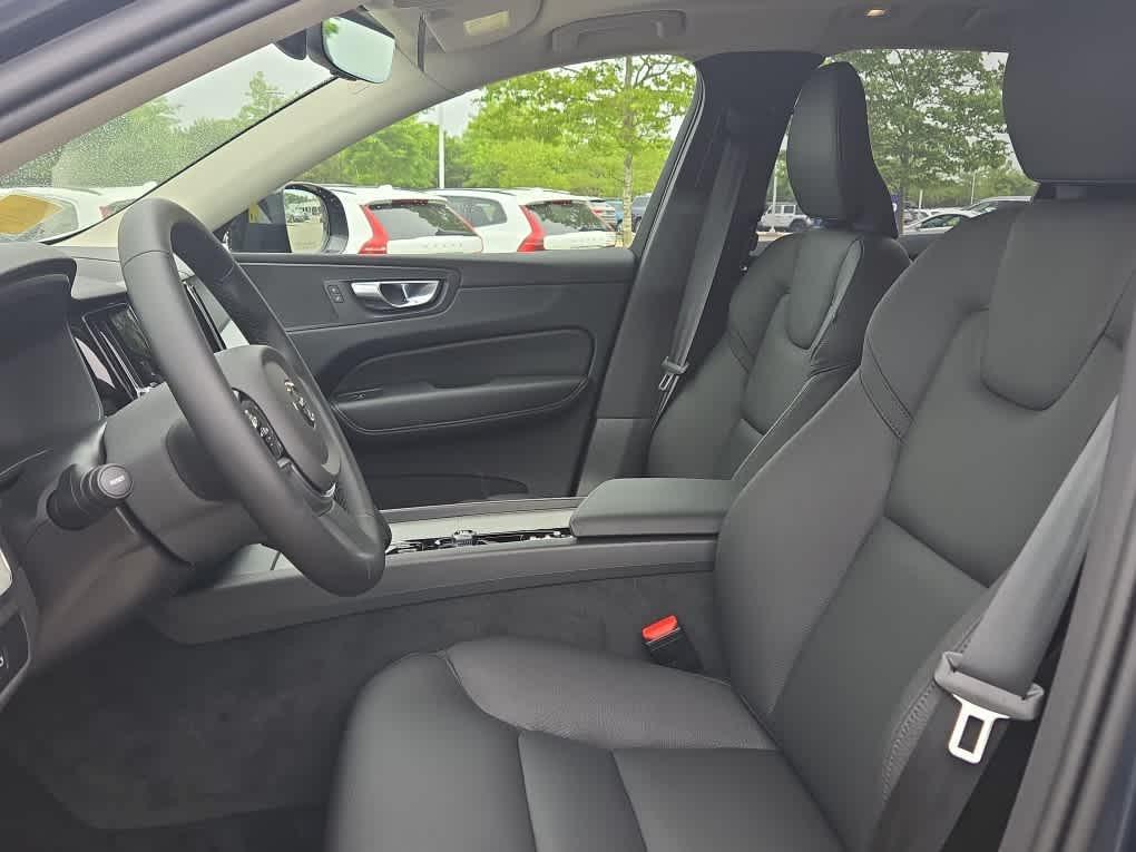new 2025 Volvo XC60 car