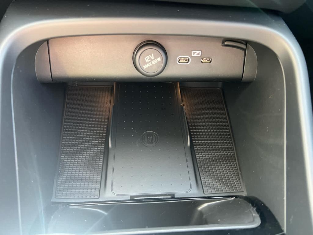 new 2025 Volvo XC40 car, priced at $52,235