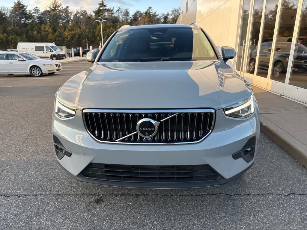 used 2024 Volvo XC40 car, priced at $31,900