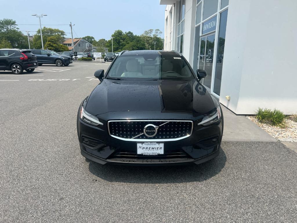 new 2025 Volvo V60 Cross Country car, priced at $58,905