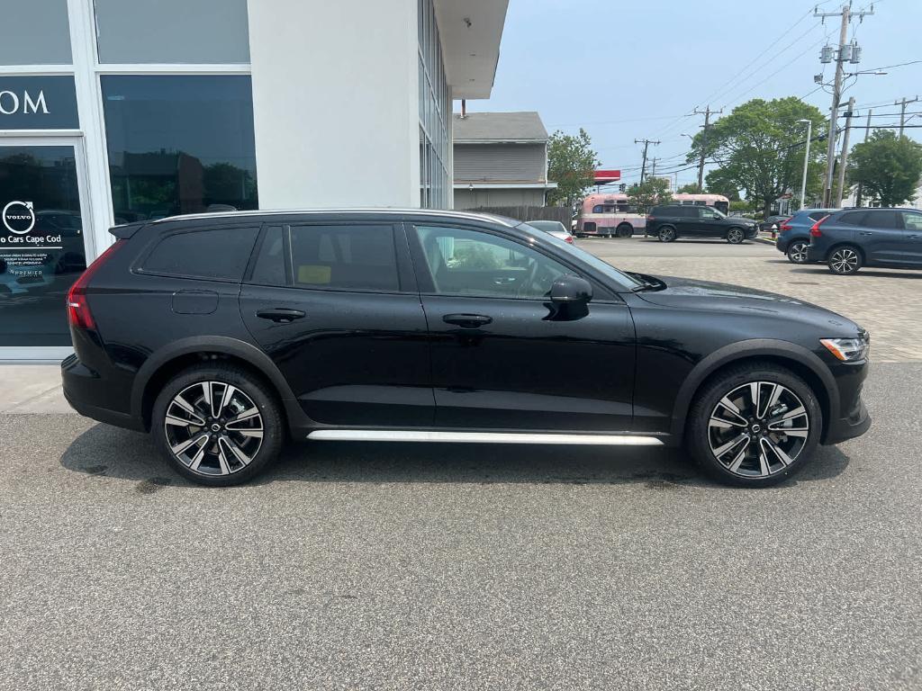 new 2025 Volvo V60 Cross Country car, priced at $58,905
