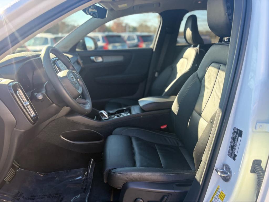 used 2023 Volvo XC40 car, priced at $28,900