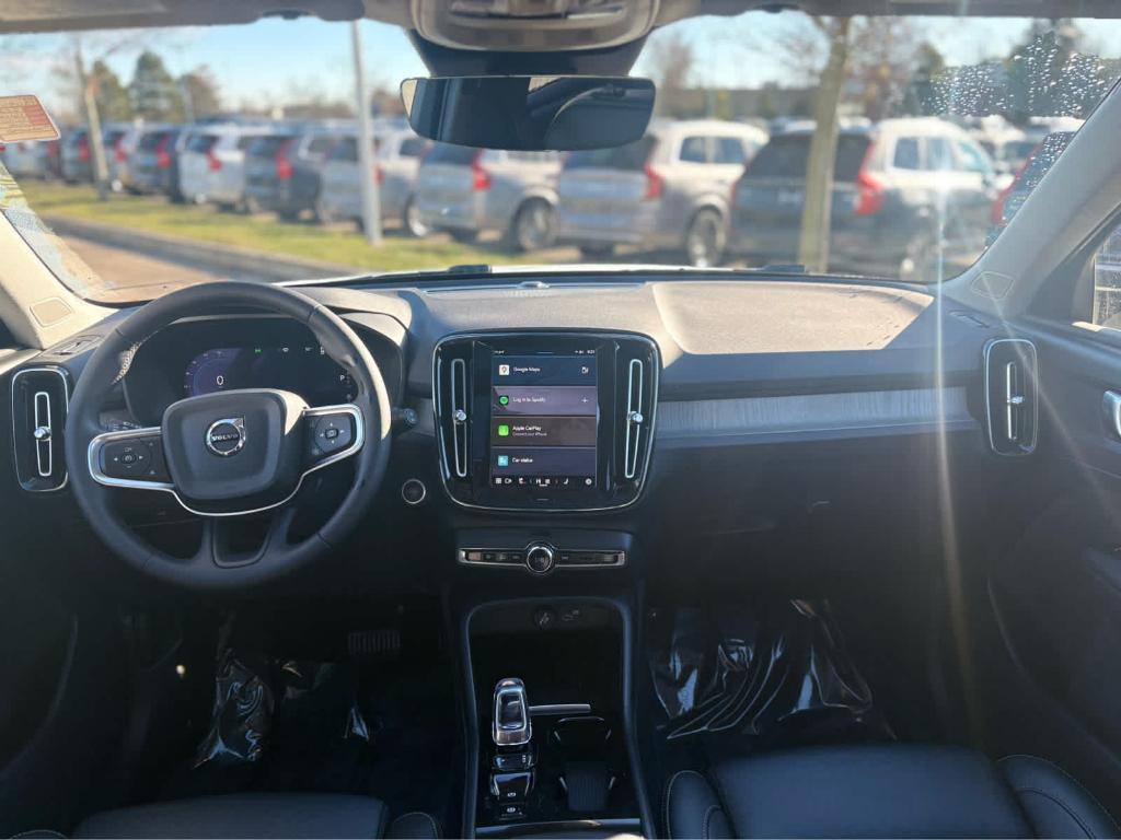 used 2023 Volvo XC40 car, priced at $28,900