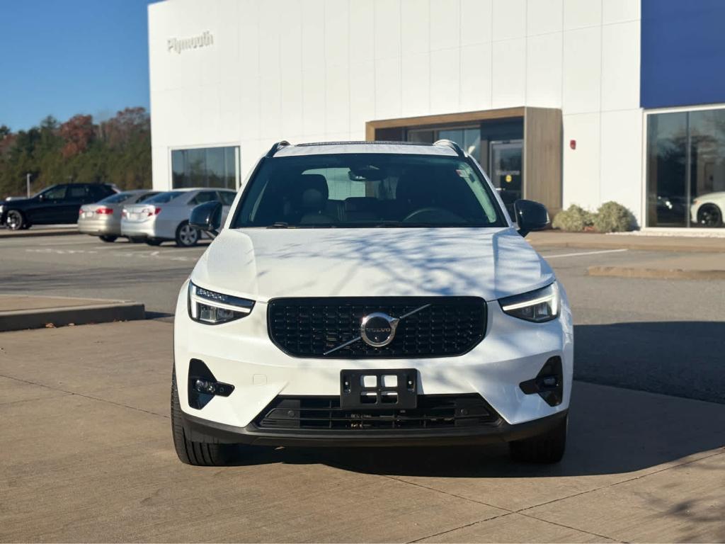 used 2023 Volvo XC40 car, priced at $28,900