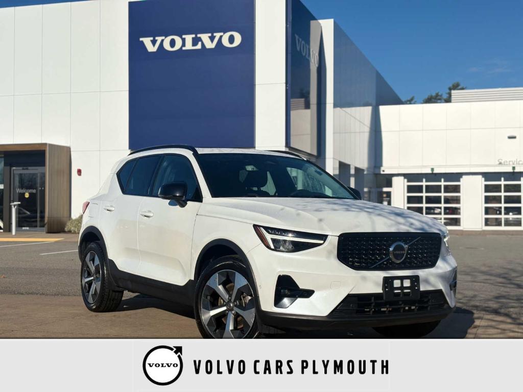 used 2023 Volvo XC40 car, priced at $28,900