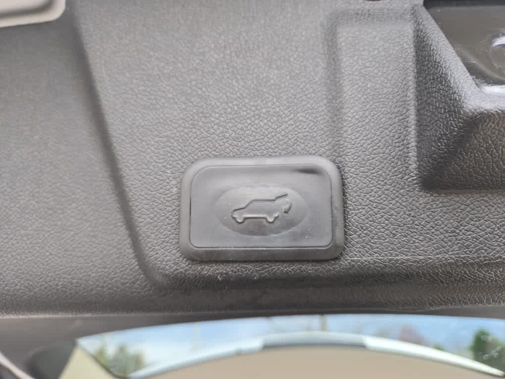 used 2017 Chevrolet Traverse car, priced at $11,400