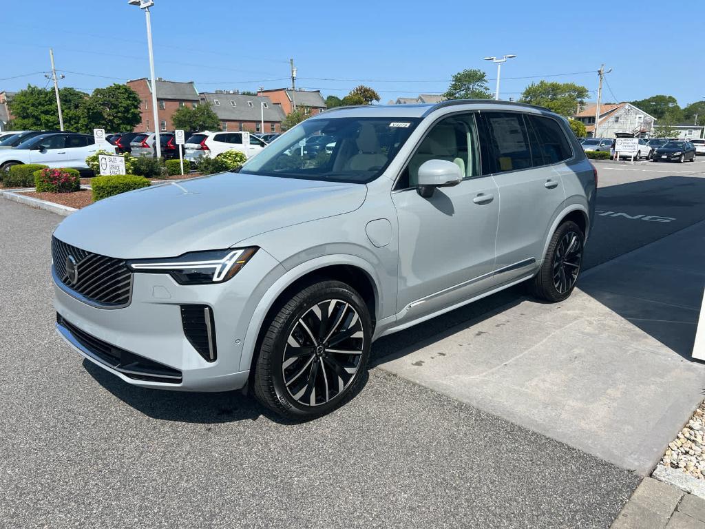 new 2025 Volvo XC90 Plug-In Hybrid car, priced at $81,685