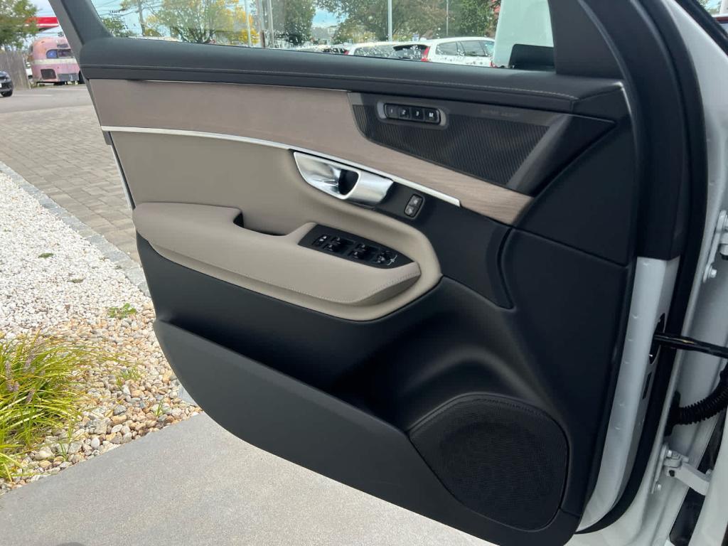 new 2026 Volvo XC90 car, priced at $71,825