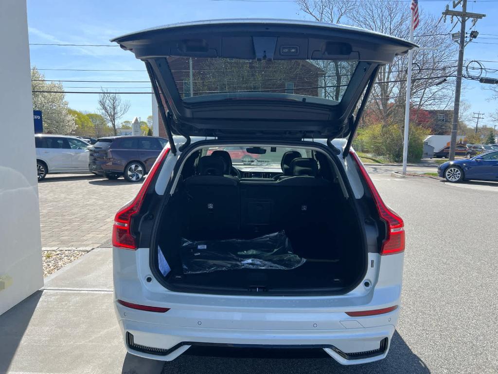 new 2025 Volvo XC60 car, priced at $49,095