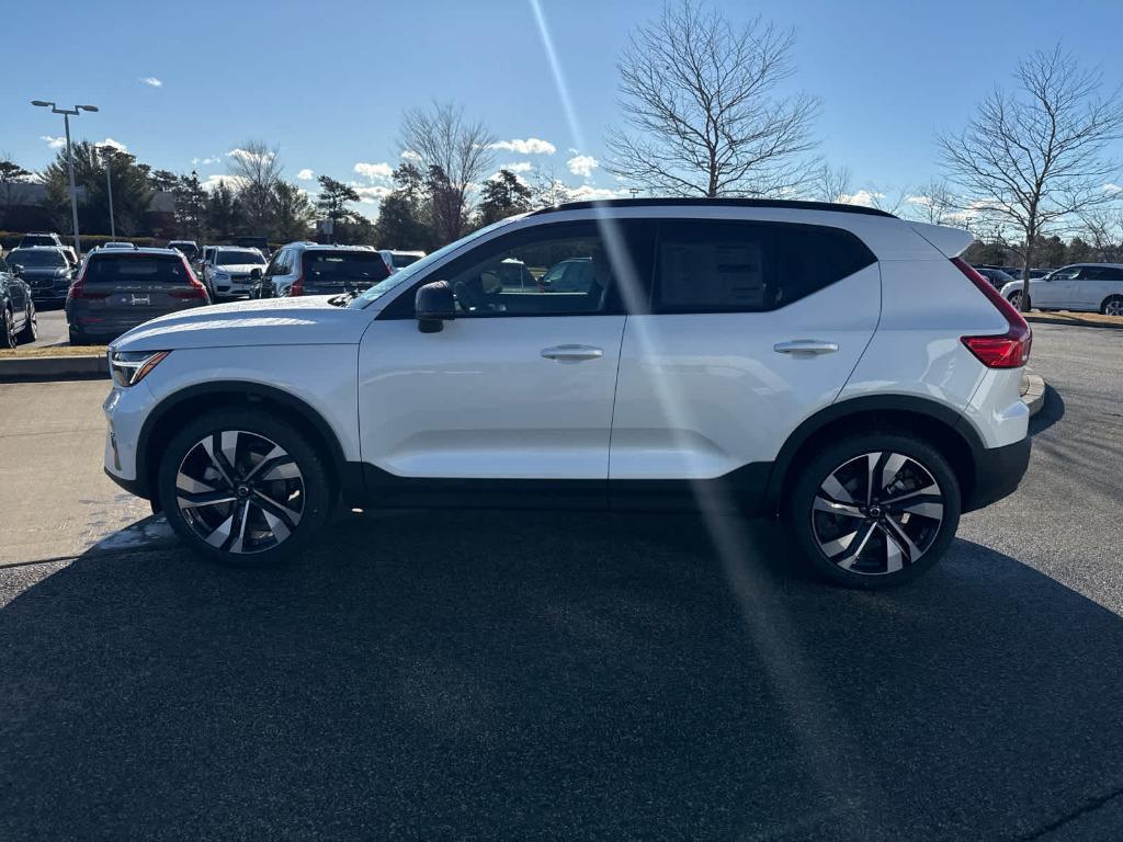 new 2025 Volvo XC40 car, priced at $49,790