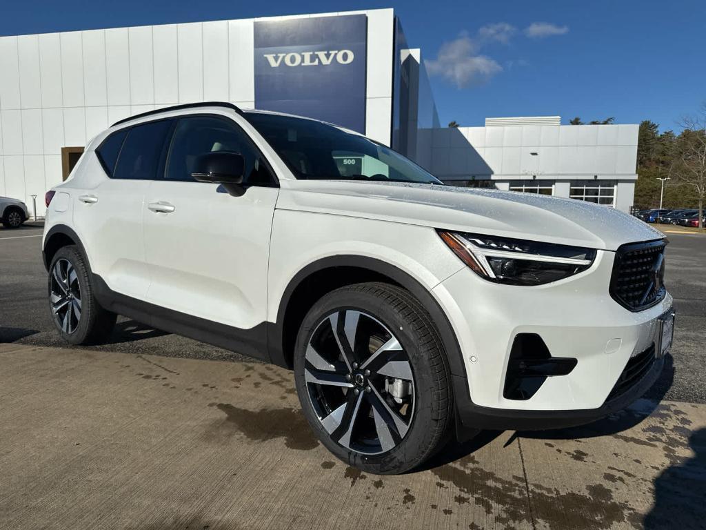 new 2025 Volvo XC40 car, priced at $49,790