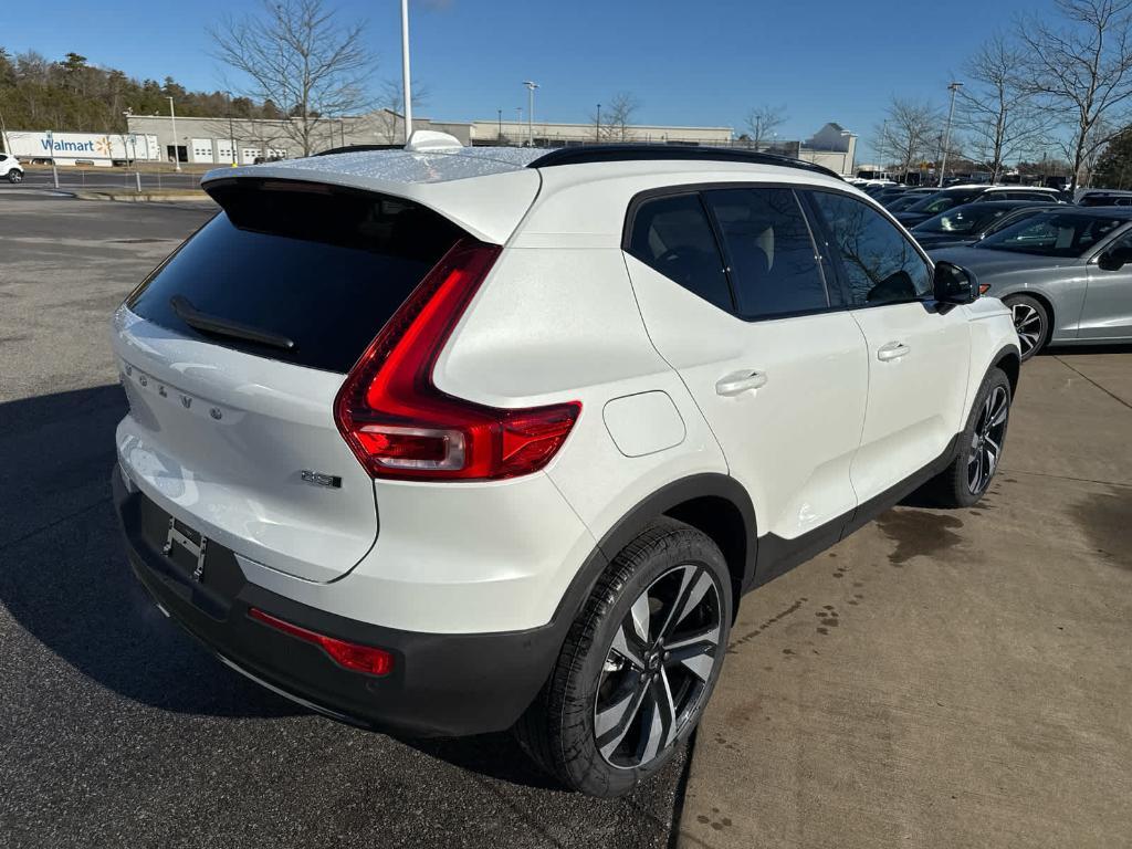 new 2025 Volvo XC40 car, priced at $49,790