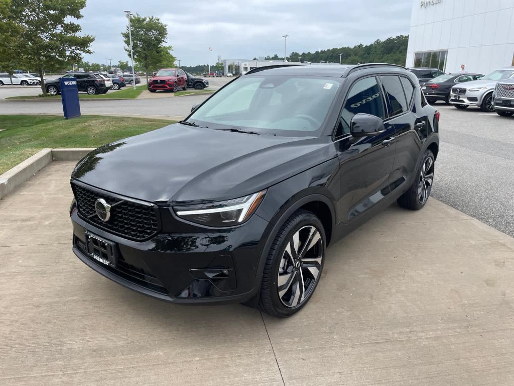 used 2025 Volvo XC40 car, priced at $45,400