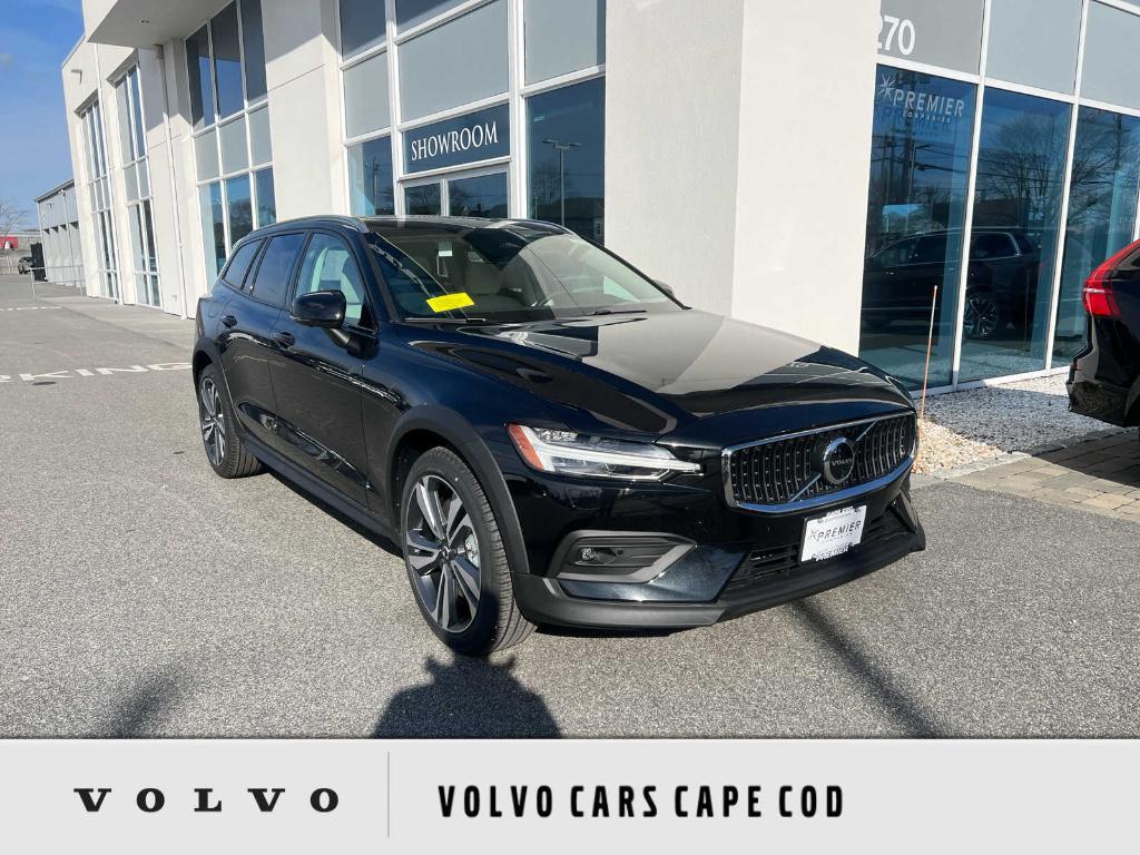 new 2025 Volvo V60 Cross Country car, priced at $55,025