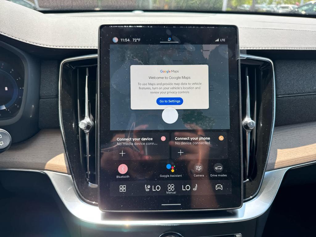 new 2025 Volvo XC90 car, priced at $74,910