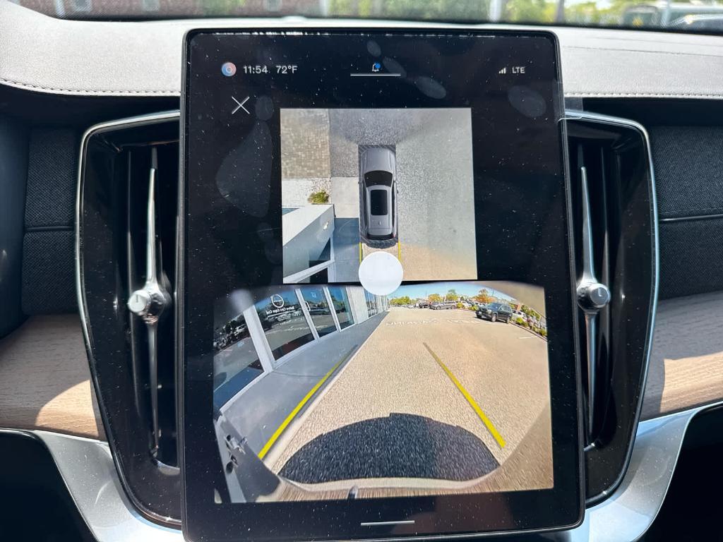 new 2025 Volvo XC90 car, priced at $74,910