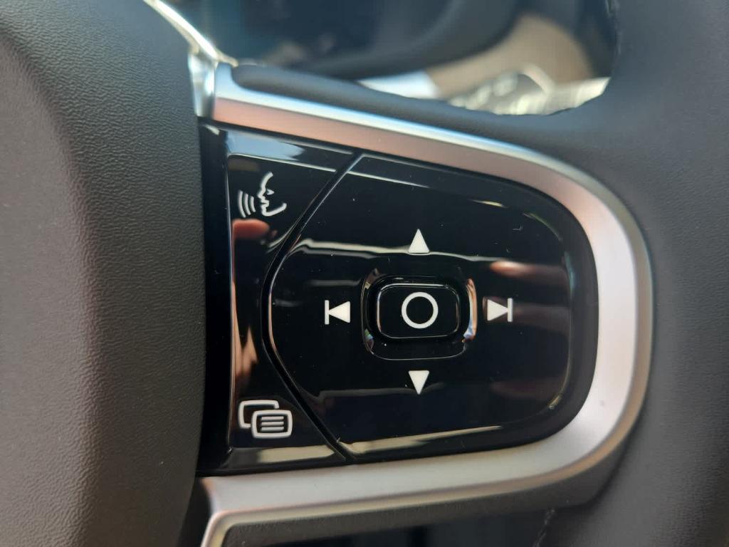 new 2026 Volvo XC60 car, priced at $57,985