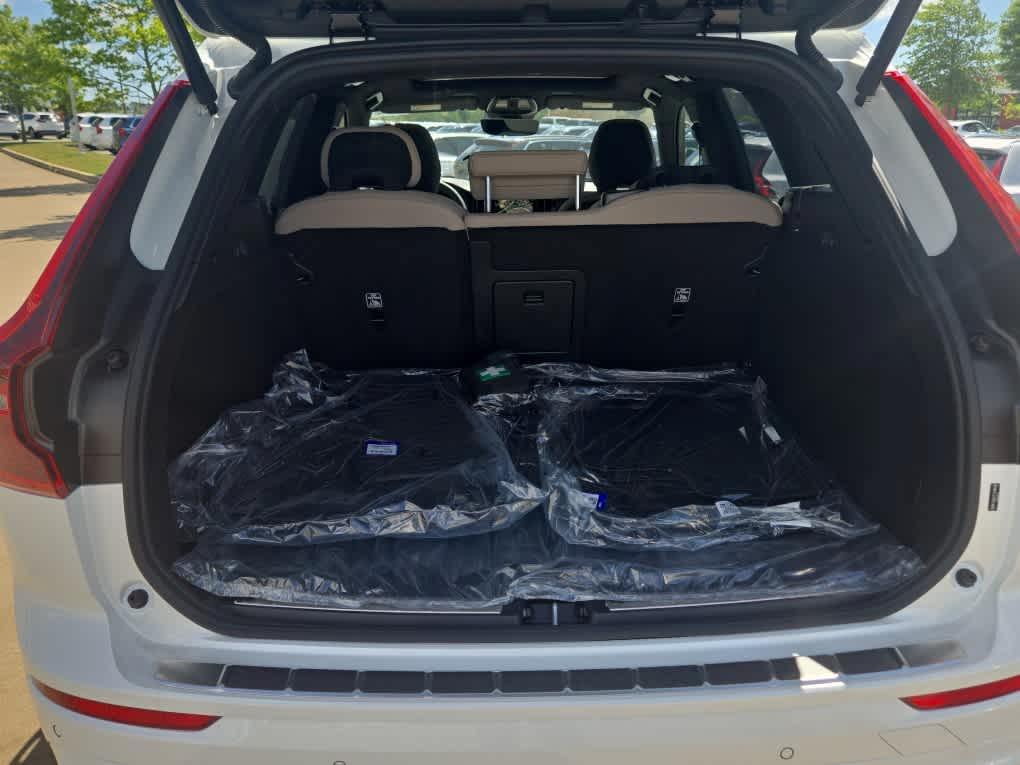 new 2026 Volvo XC60 car, priced at $57,985