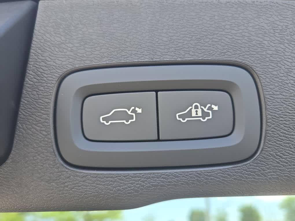 new 2026 Volvo XC60 car, priced at $57,985