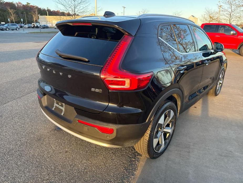 new 2024 Volvo XC40 car