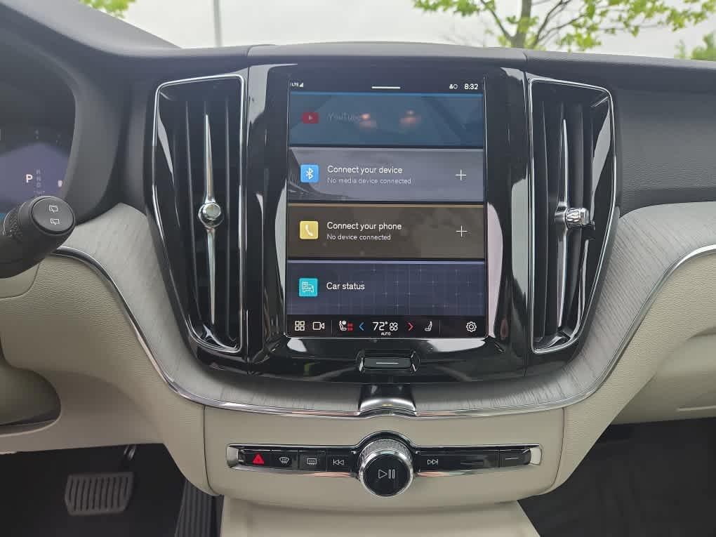 new 2025 Volvo XC60 car, priced at $55,360