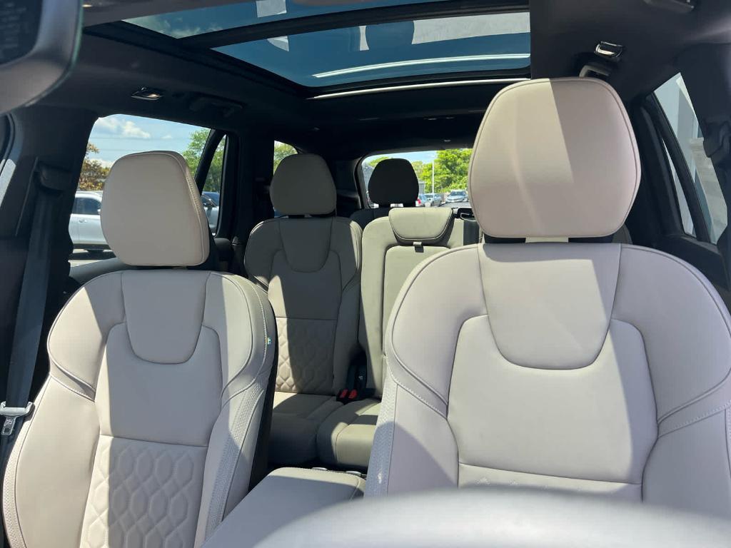 new 2025 Volvo XC90 car, priced at $61,045