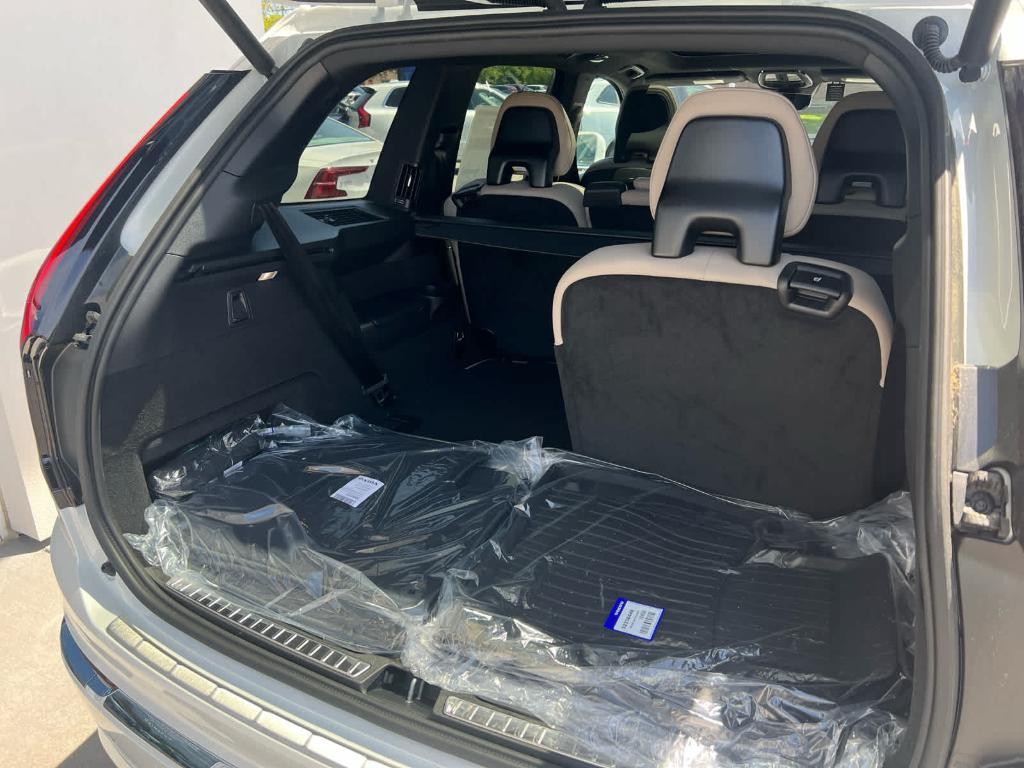 new 2025 Volvo XC90 car, priced at $61,045