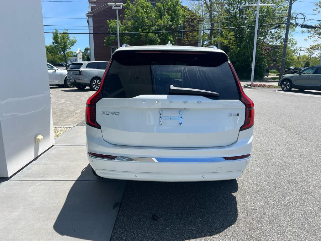 new 2025 Volvo XC90 car, priced at $61,045