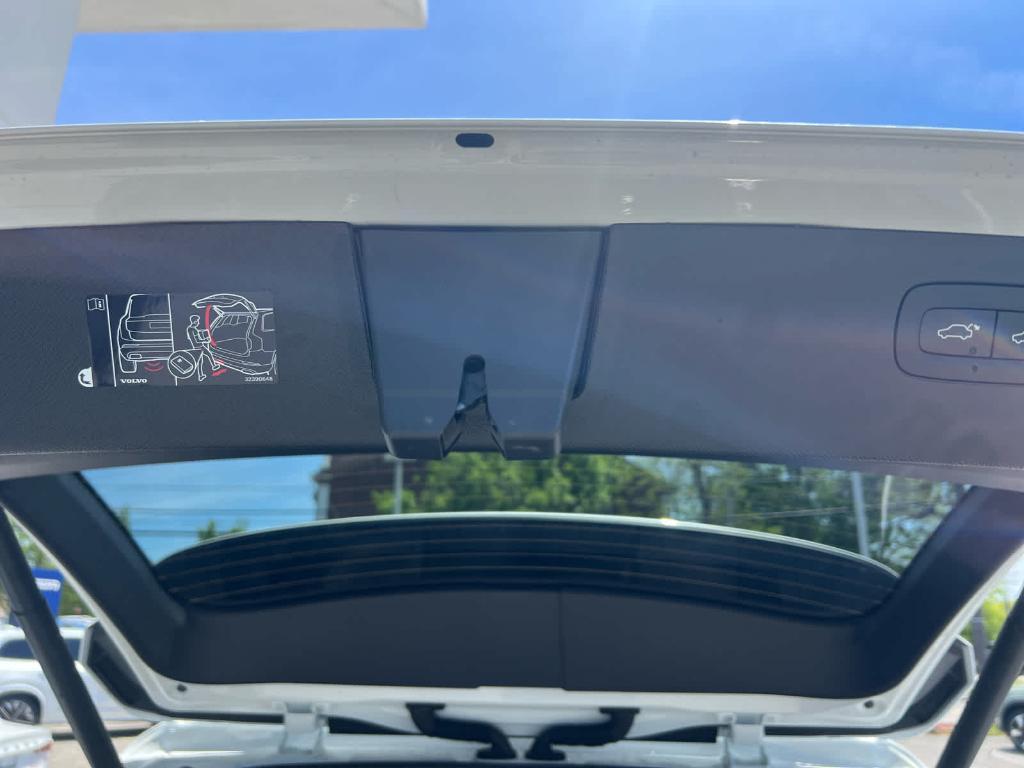 new 2025 Volvo XC90 car, priced at $61,045