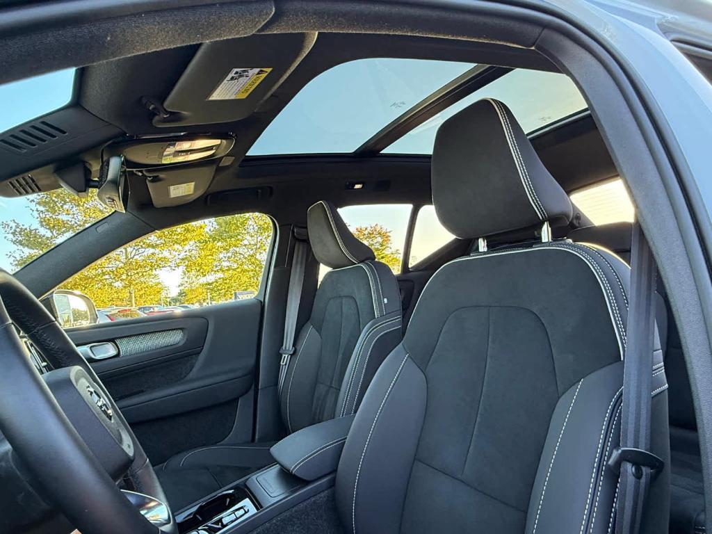 used 2025 Volvo XC40 car, priced at $33,900