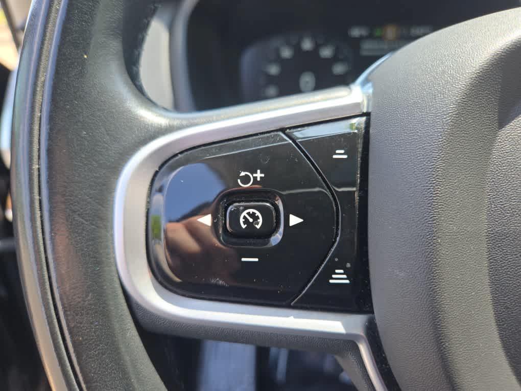 used 2022 Volvo XC90 car, priced at $40,700