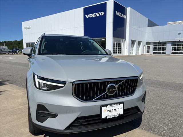 new 2025 Volvo XC40 car, priced at $46,465