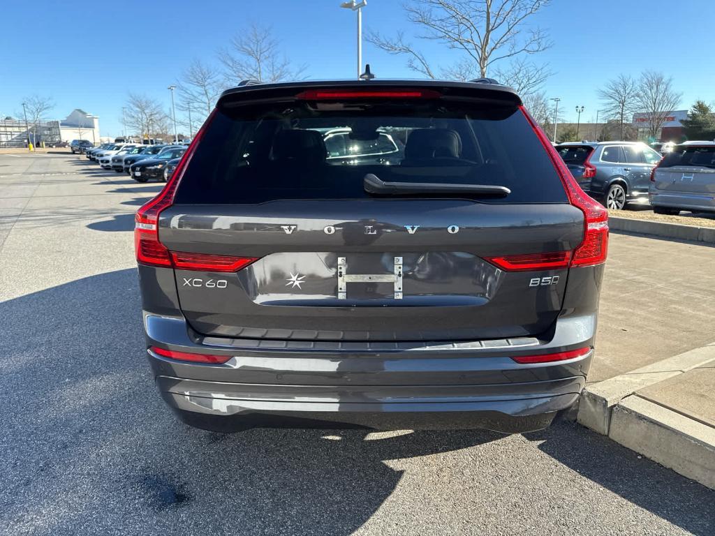 used 2022 Volvo XC60 car, priced at $31,200