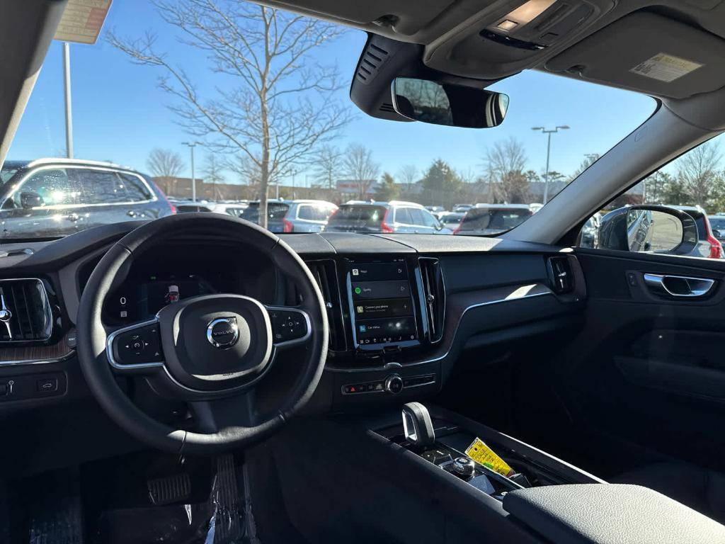 used 2022 Volvo XC60 car, priced at $31,200