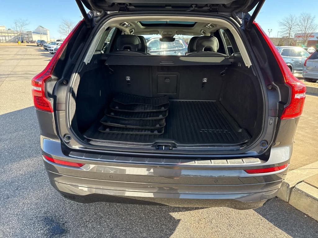 used 2022 Volvo XC60 car, priced at $31,200