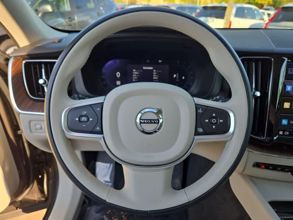 used 2022 Volvo XC60 car, priced at $32,800