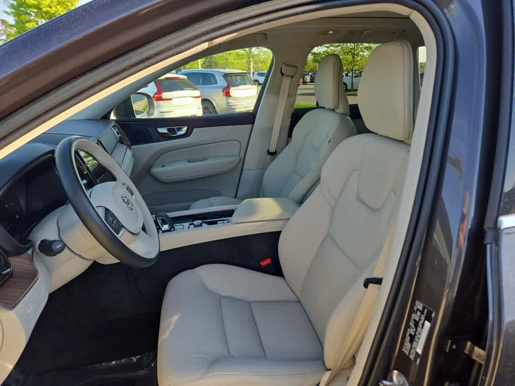 used 2022 Volvo XC60 car, priced at $32,800