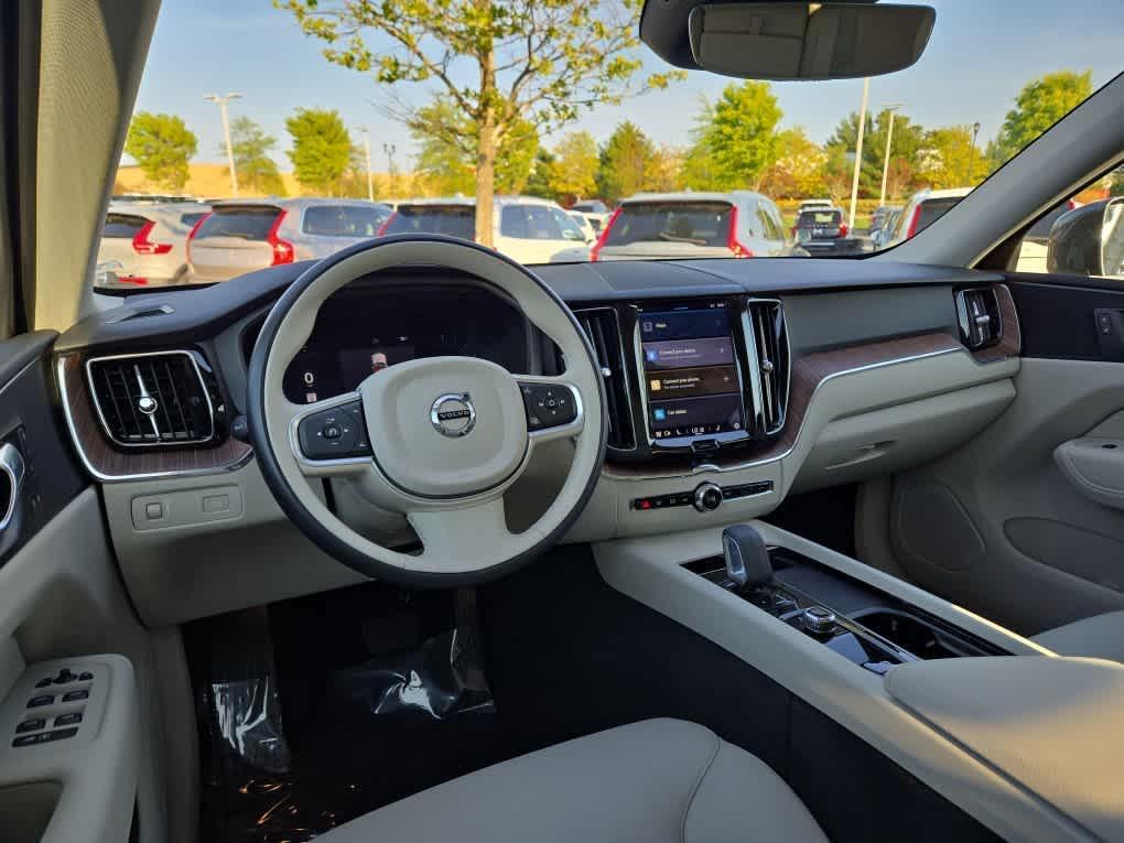 used 2022 Volvo XC60 car, priced at $32,800