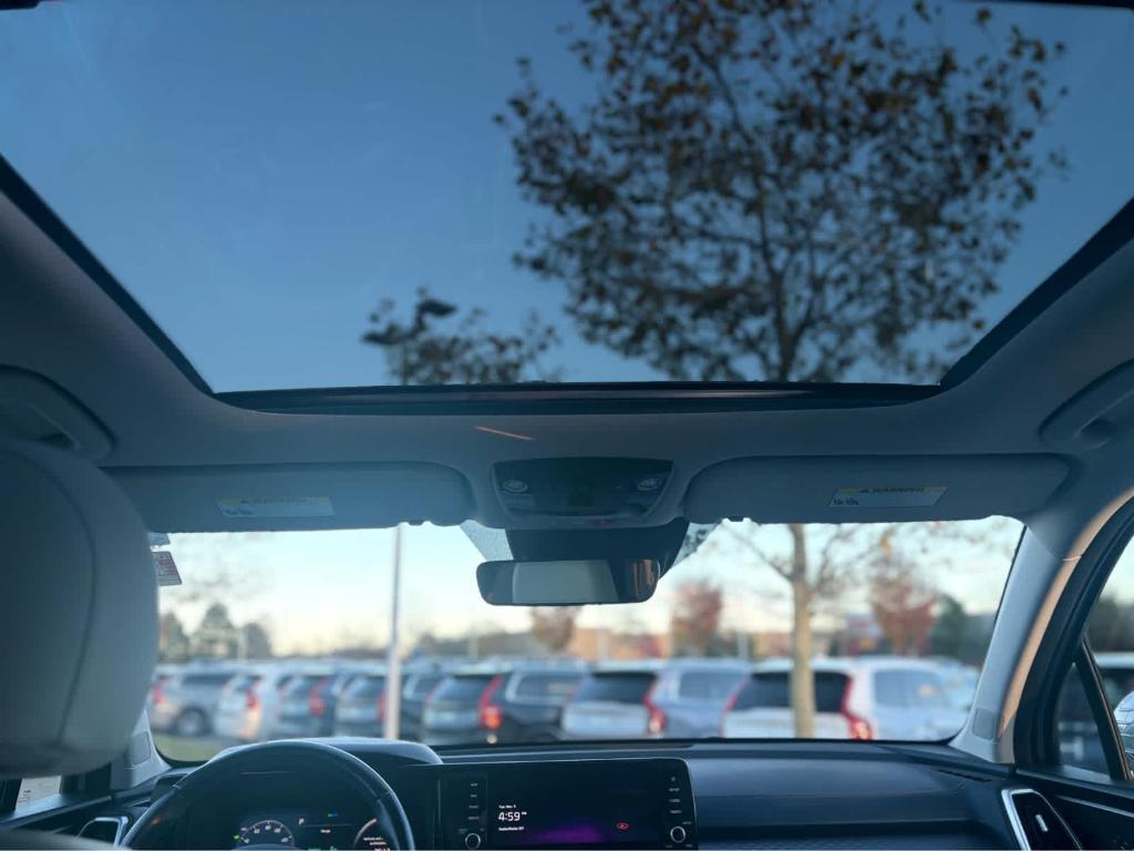 used 2022 Kia Sorento Plug-In Hybrid car, priced at $23,600