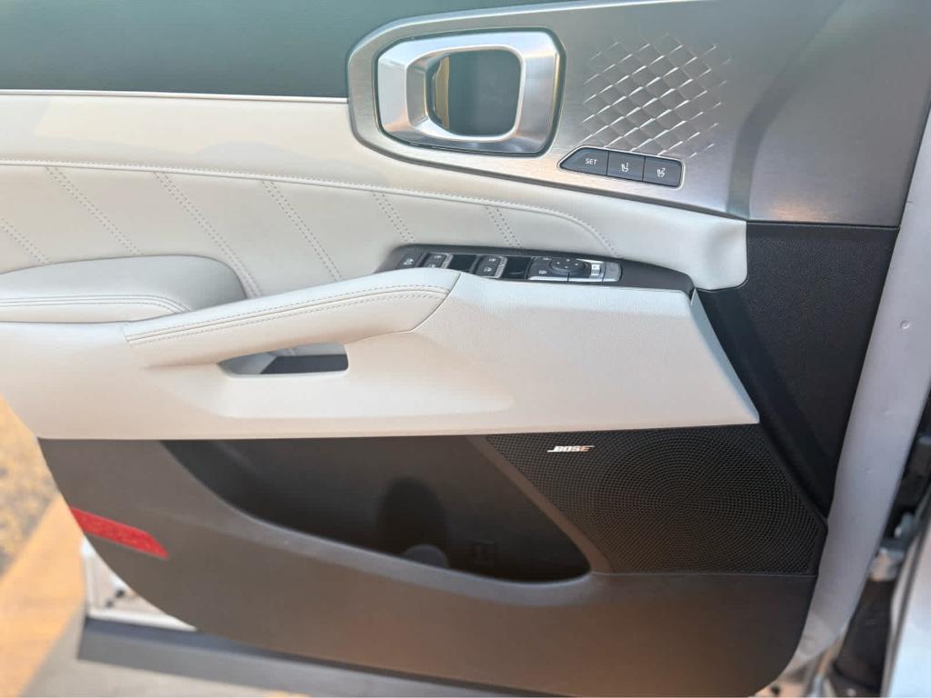 used 2022 Kia Sorento Plug-In Hybrid car, priced at $23,600