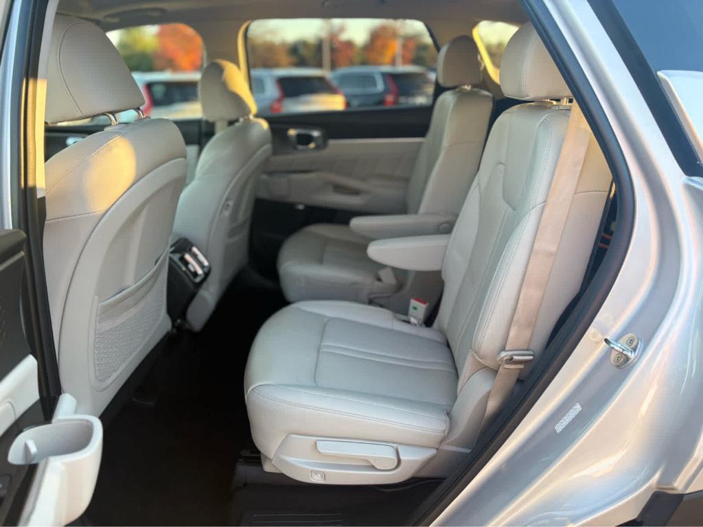 used 2022 Kia Sorento Plug-In Hybrid car, priced at $23,600