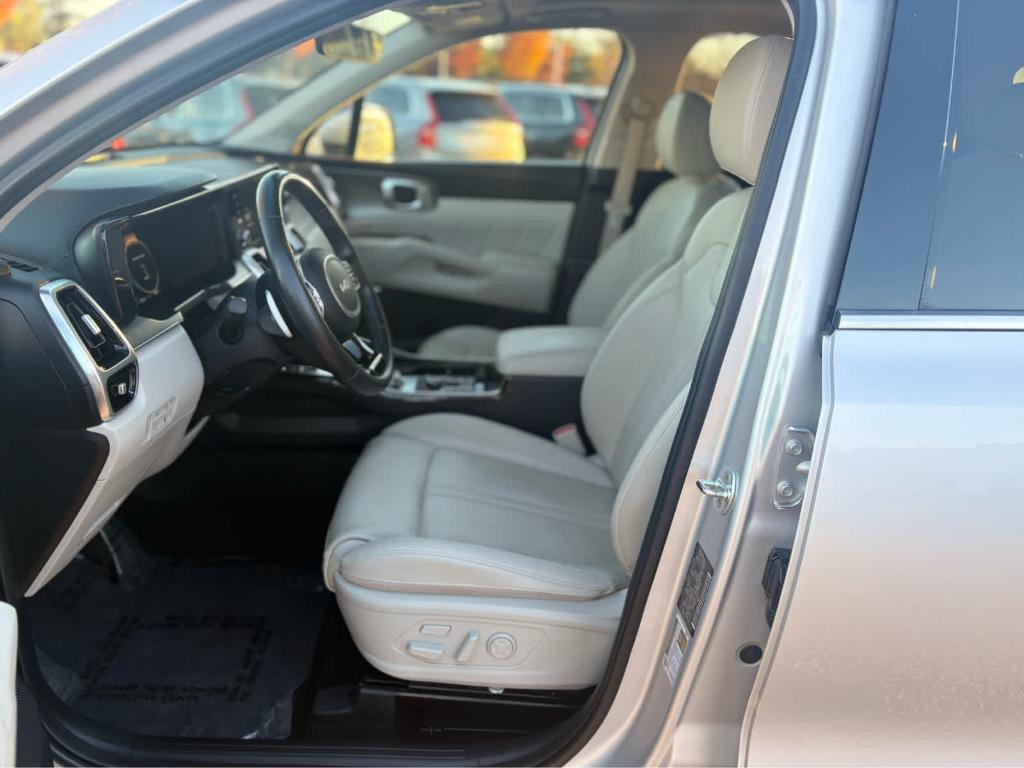 used 2022 Kia Sorento Plug-In Hybrid car, priced at $23,600