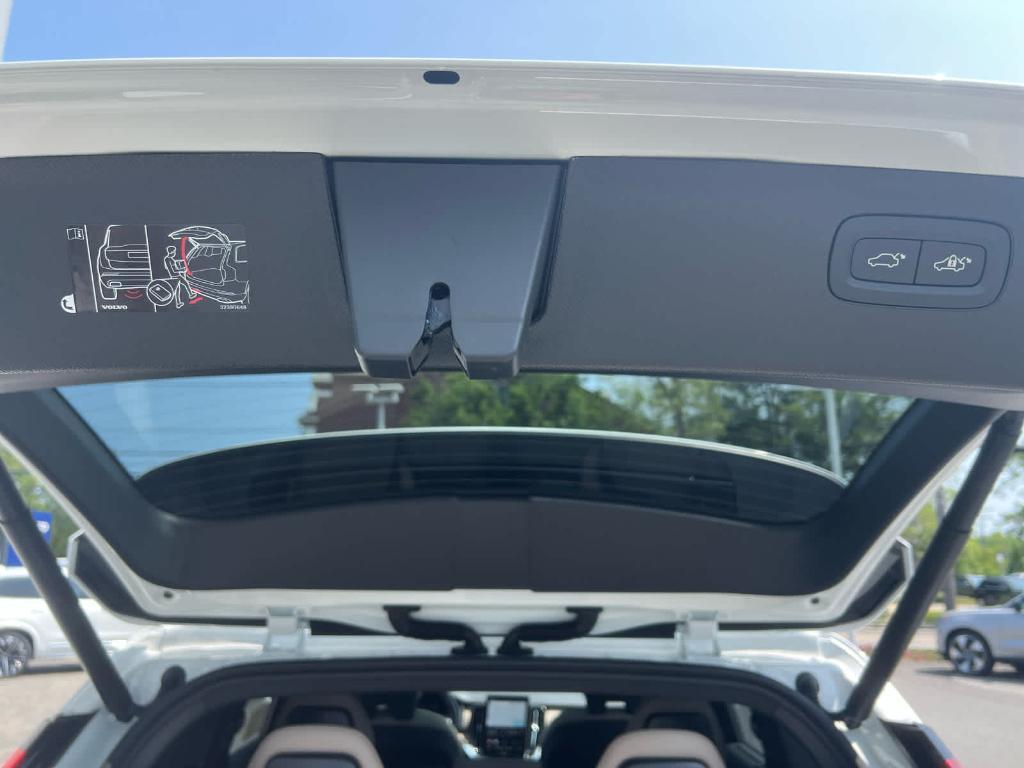 new 2025 Volvo XC90 Plug-In Hybrid car, priced at $81,685