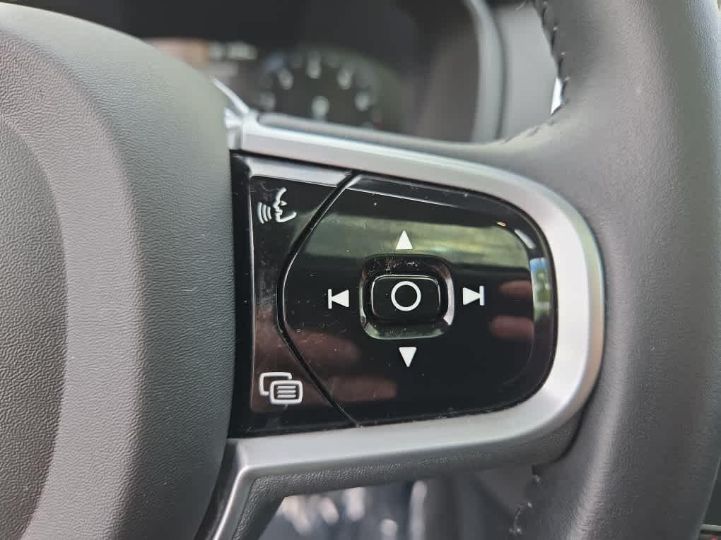 used 2022 Volvo XC90 car, priced at $40,900