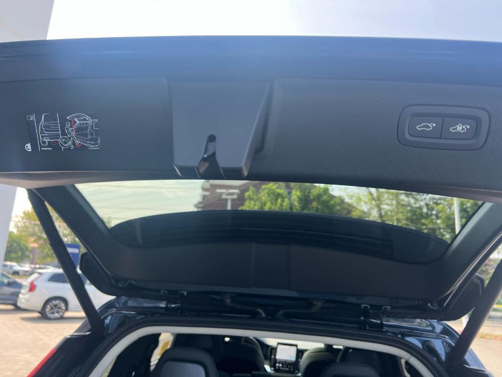 new 2025 Volvo XC90 Plug-In Hybrid car, priced at $81,685