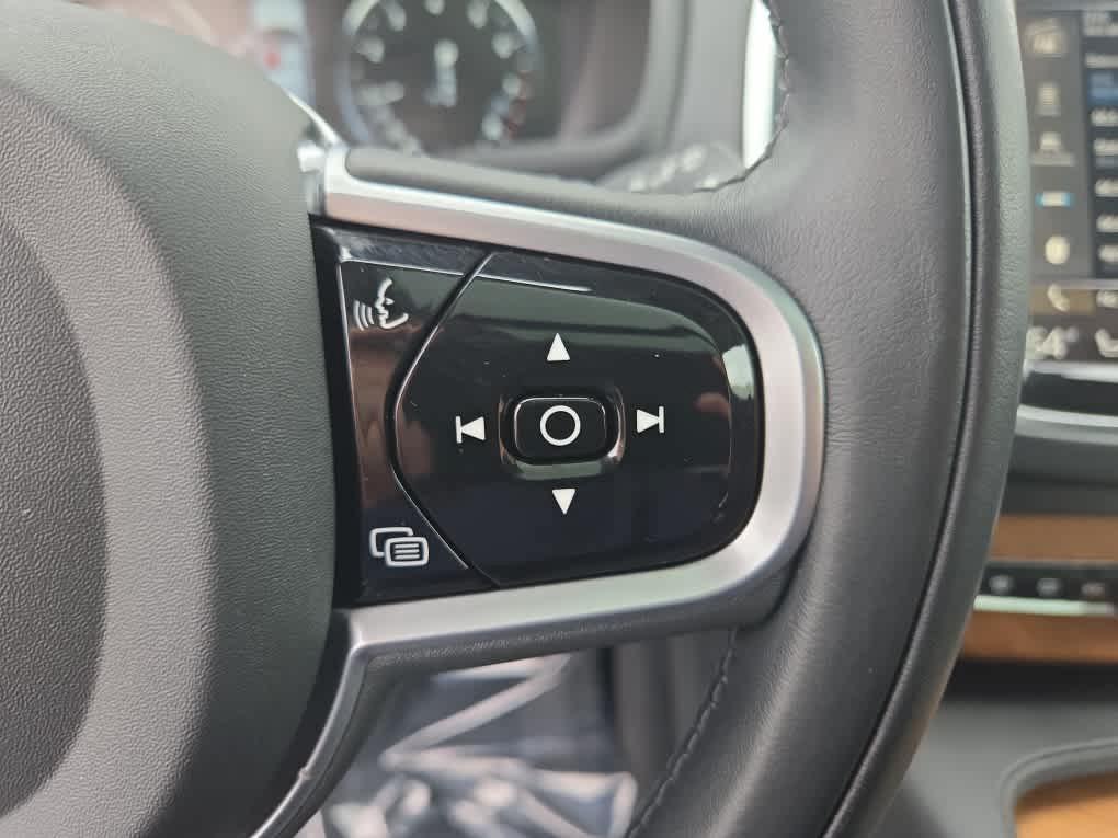 used 2022 Volvo XC90 car, priced at $36,900