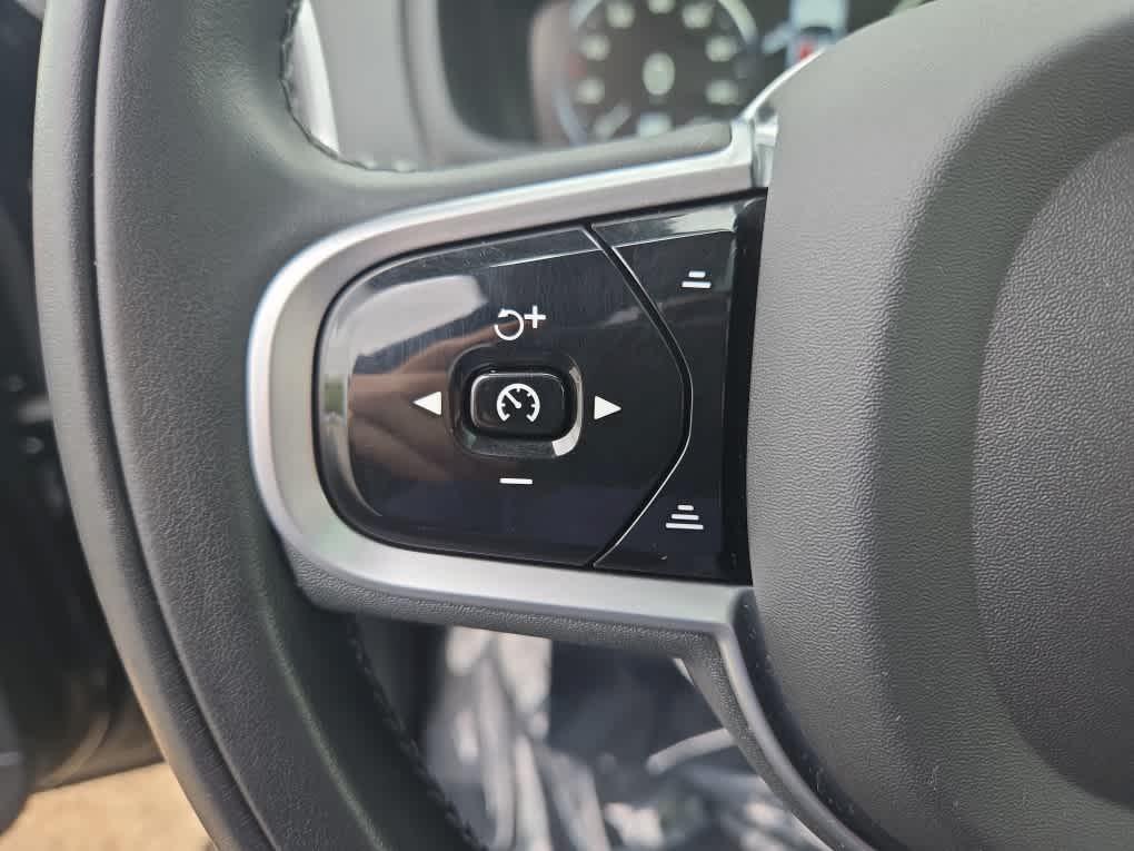 used 2022 Volvo XC90 car, priced at $36,900